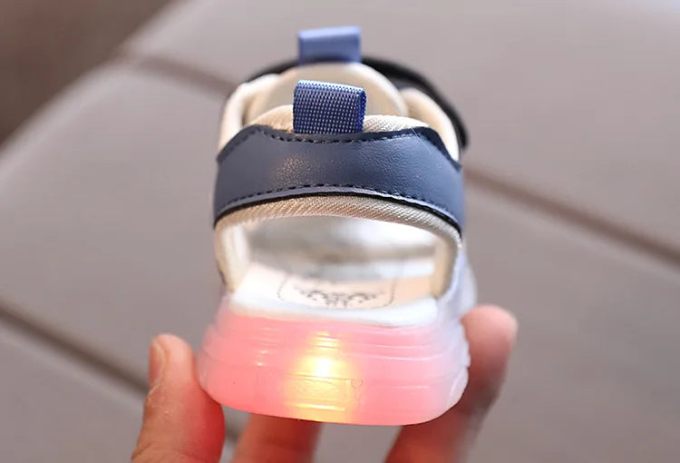 Sandales LED Lumineuses Enfant – Semelle Souple, Motifs Cartoon, Unisexe, 1-3 Ans