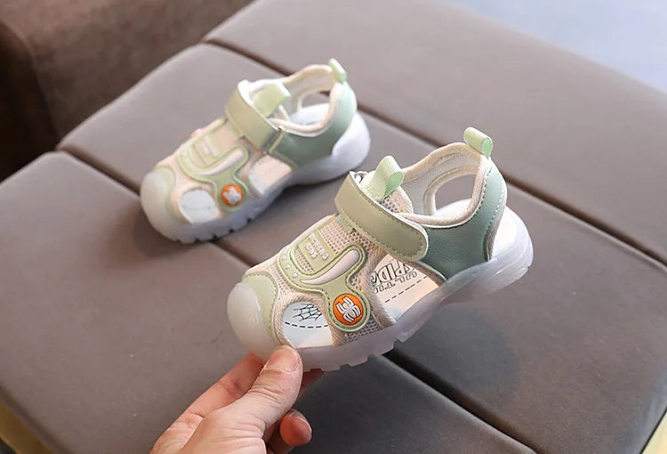 Sandales LED Lumineuses Enfant – Semelle Souple, Motifs Cartoon, Unisexe, 1-3 Ans