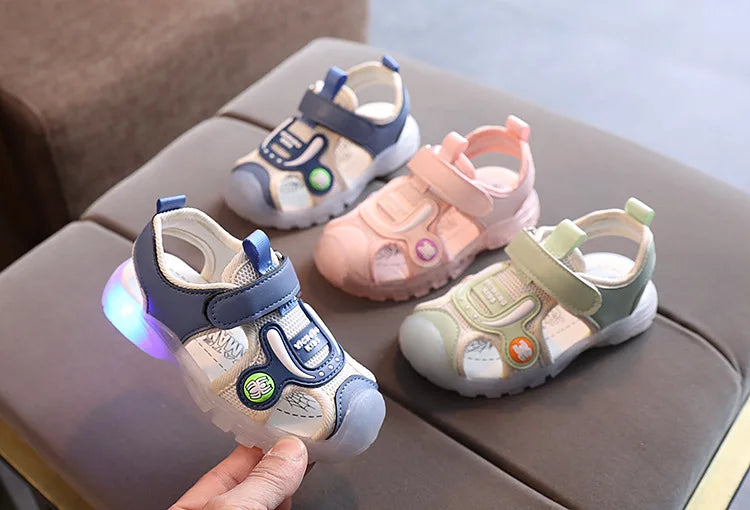 Sandales LED Lumineuses Enfant – Semelle Souple, Motifs Cartoon, Unisexe, 1-3 Ans